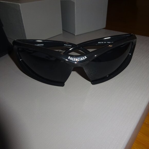BALENCIAGA Sunglasses - Picture 8 of 11